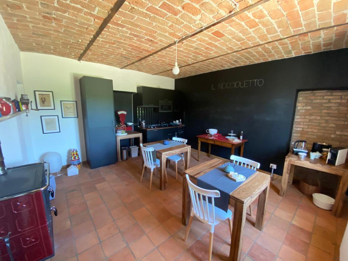 Il Noccioletto Bed & Breakfast Mombaruzzo ภายนอก รูปภาพ