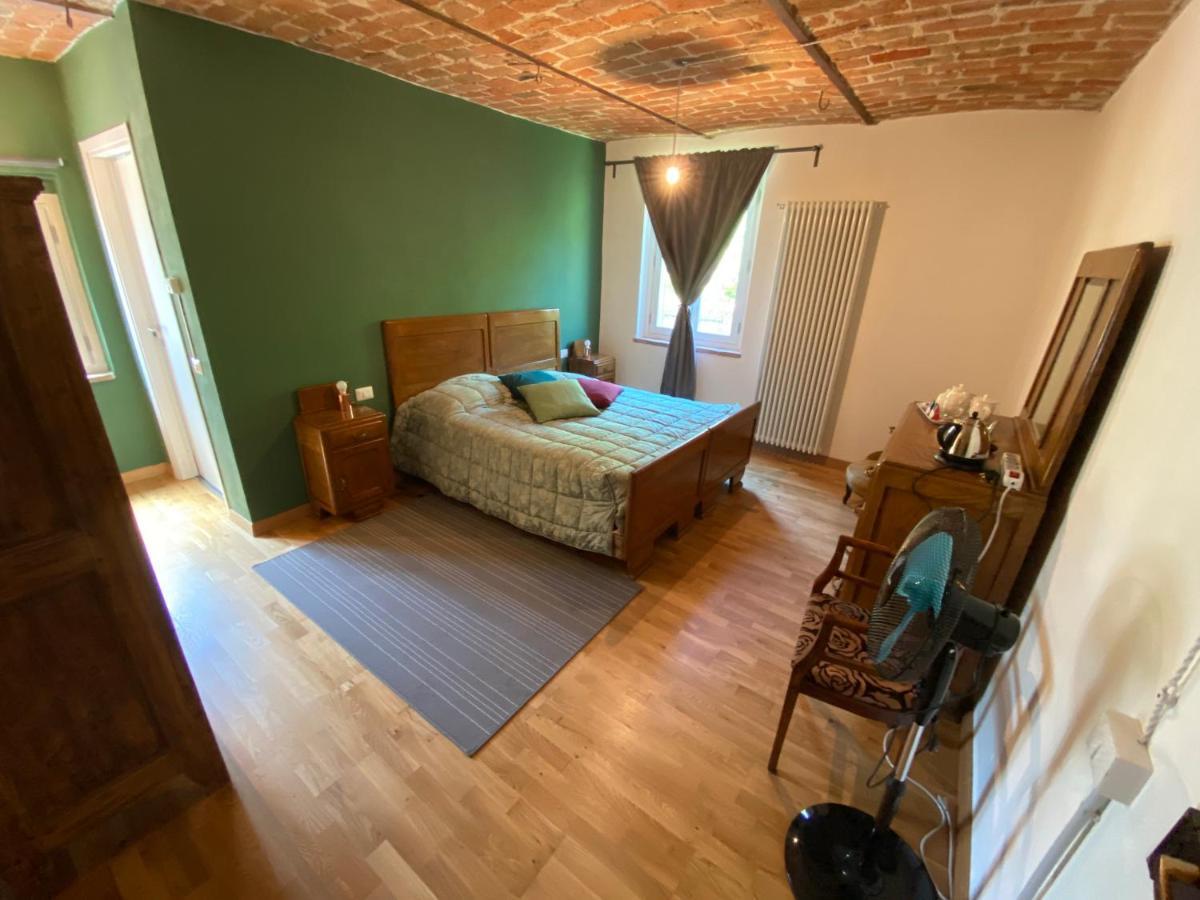Il Noccioletto Bed & Breakfast Mombaruzzo ภายนอก รูปภาพ